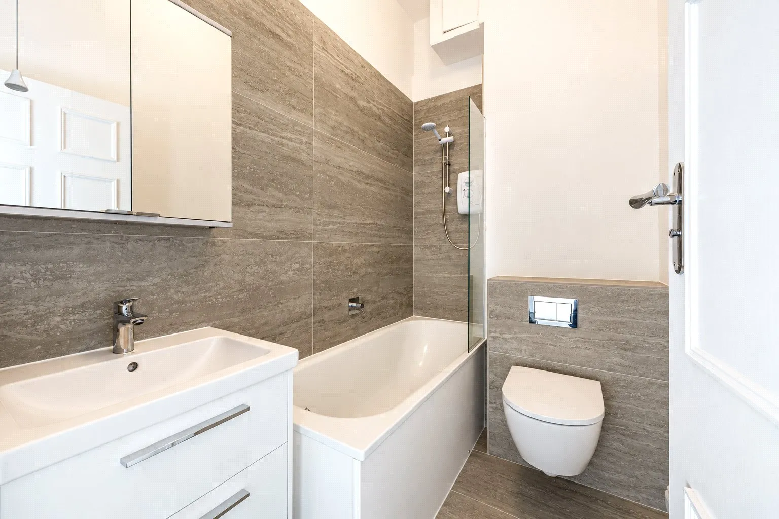 Flat Leinster Square in City of Westminster