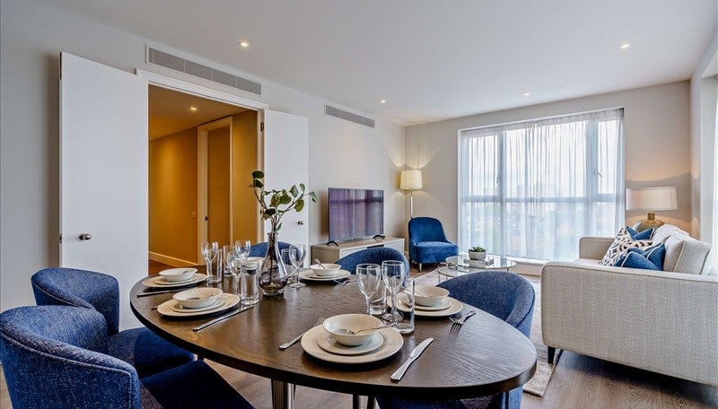Flat Westferry Circus in Greater London