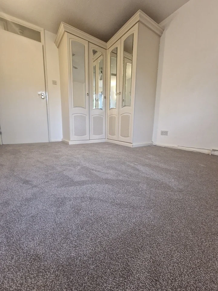 House Cedars Drive in Greater London