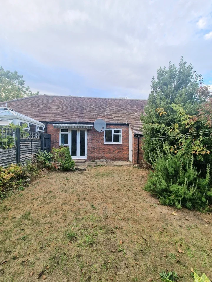 House Cedars Drive in Greater London