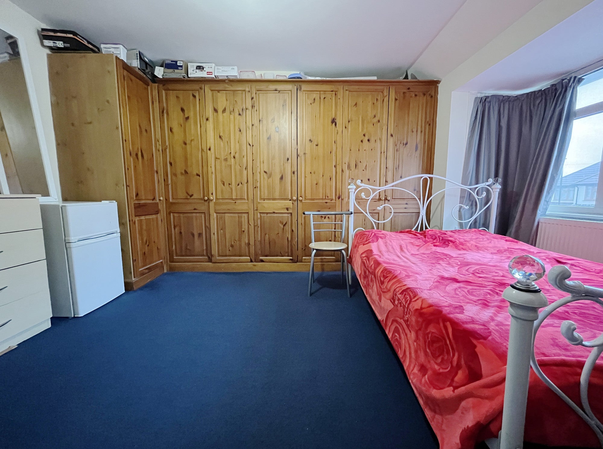 Room Oak Avenue in London