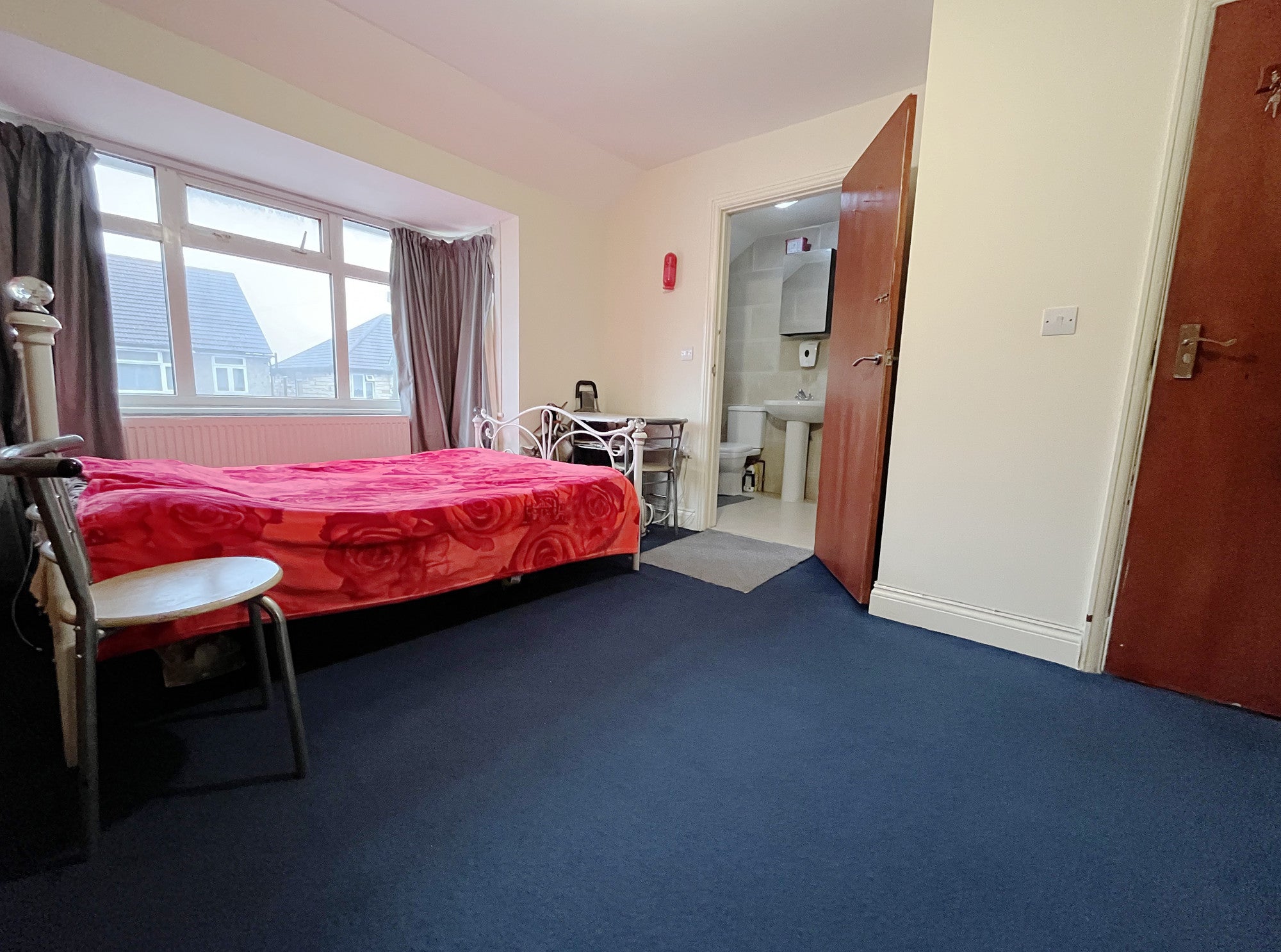 Room Oak Avenue in London