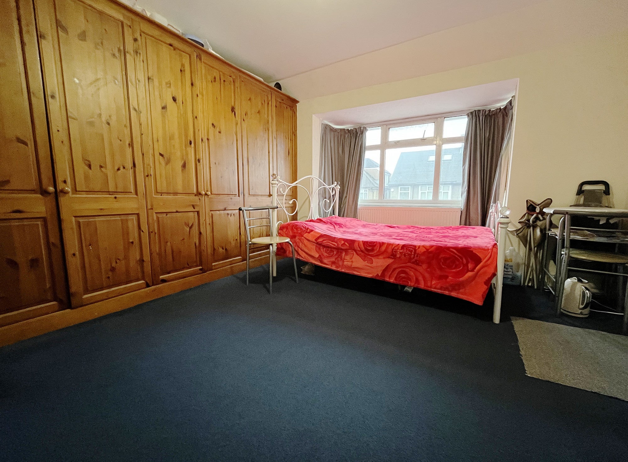 Room Oak Avenue in London