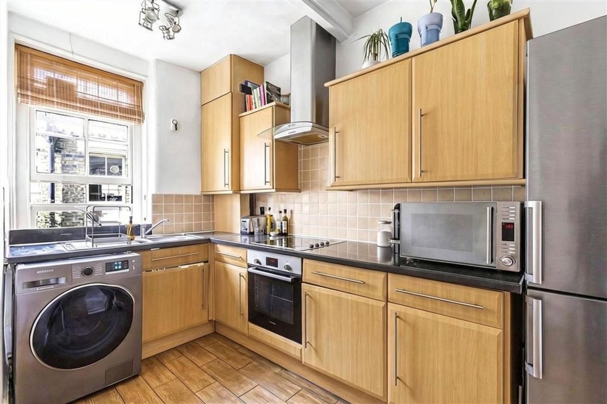 Flat Paul Street in Greater London