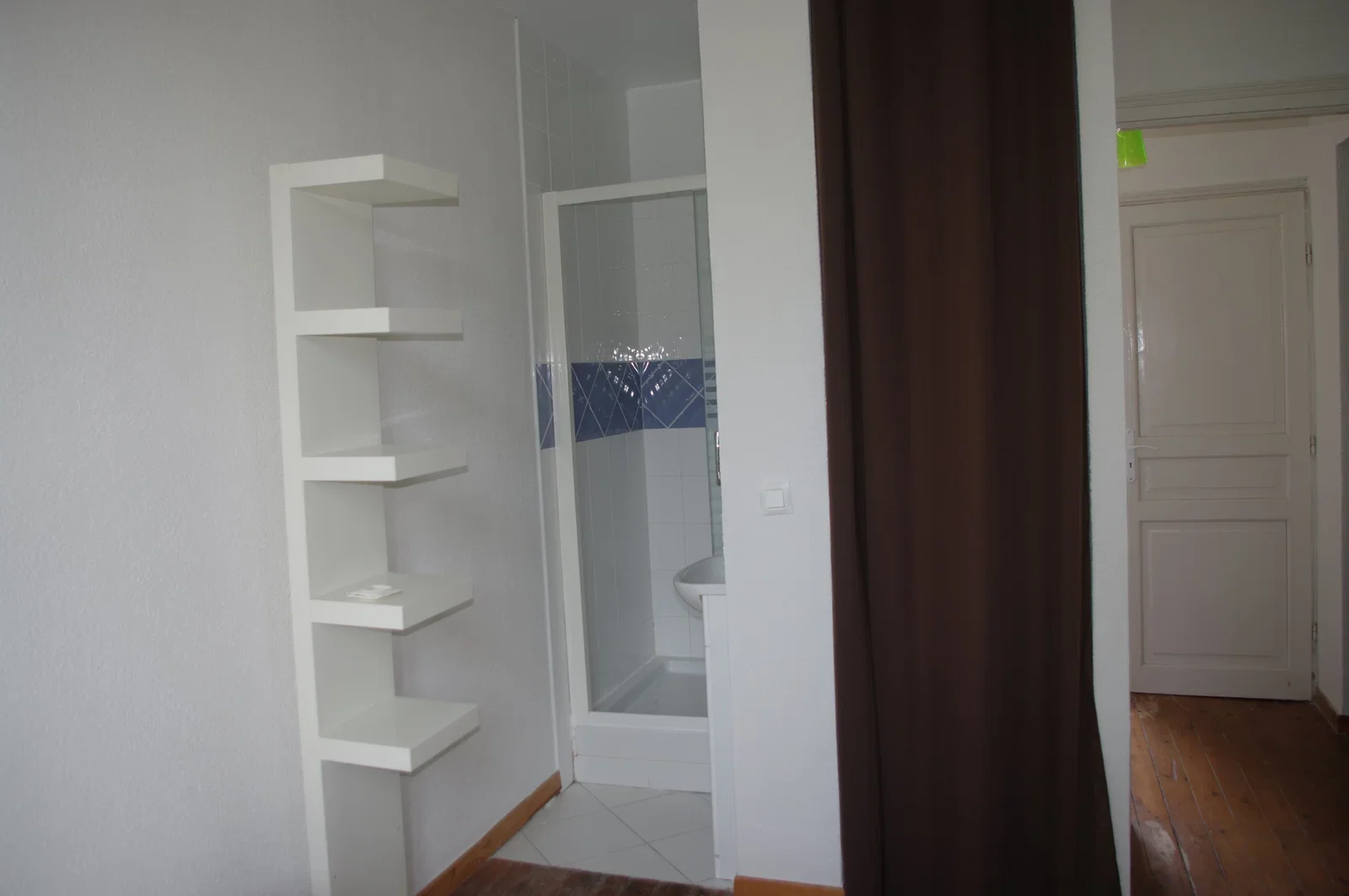 Chambre D 15 à Lavanderie