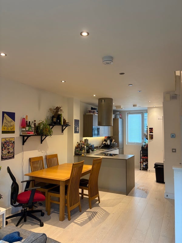 Room Oldfield Road in Salford