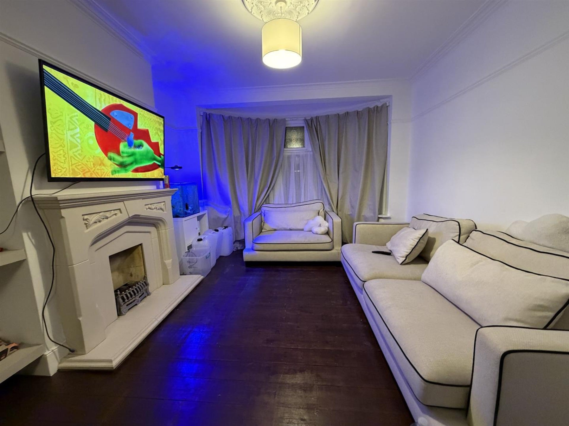 House Woodside Gardens in Greater London