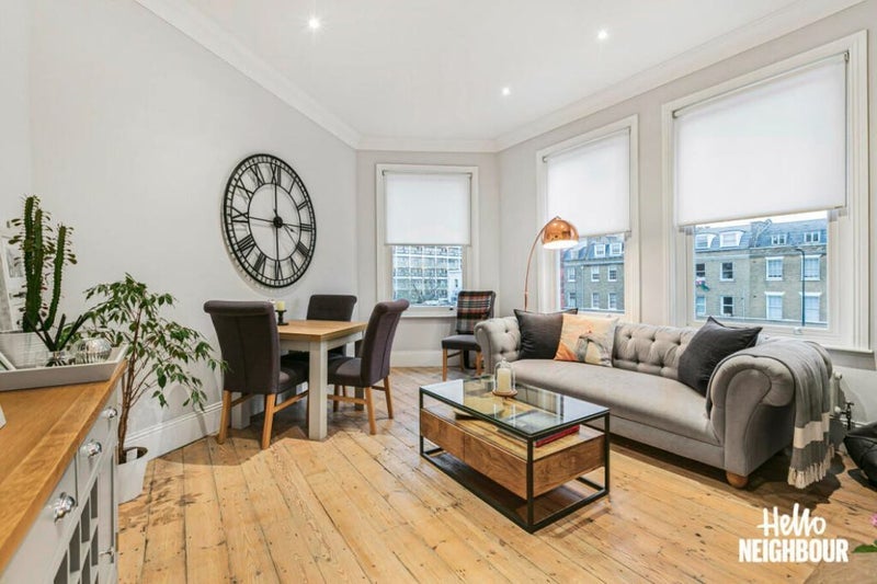 Room Clapham Road in Greater London