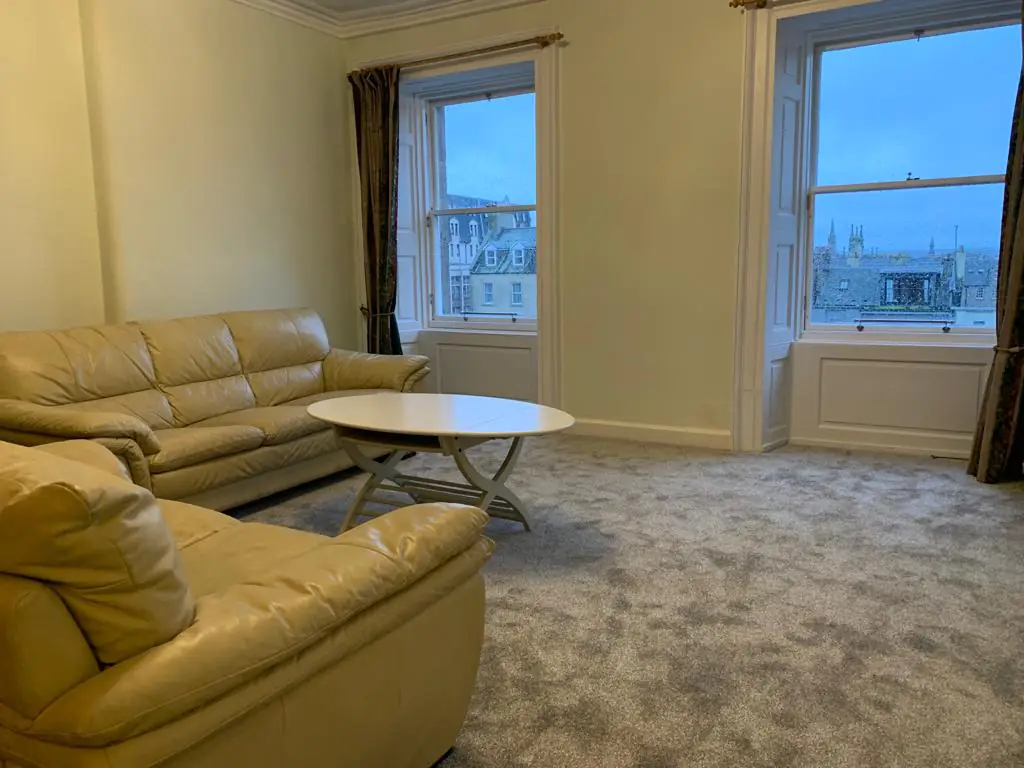 Flat Nicolson Square in City of Edinburgh