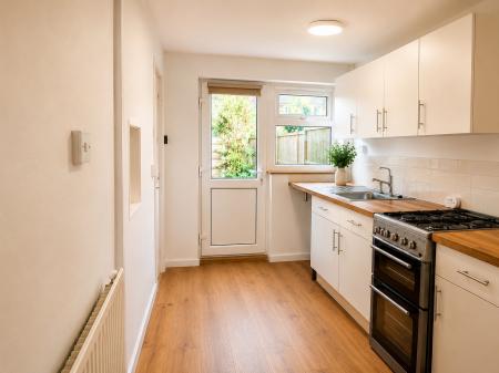 House Arnold Close in Tamworth