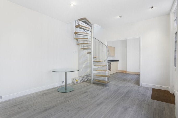 House Rossmore Close in London