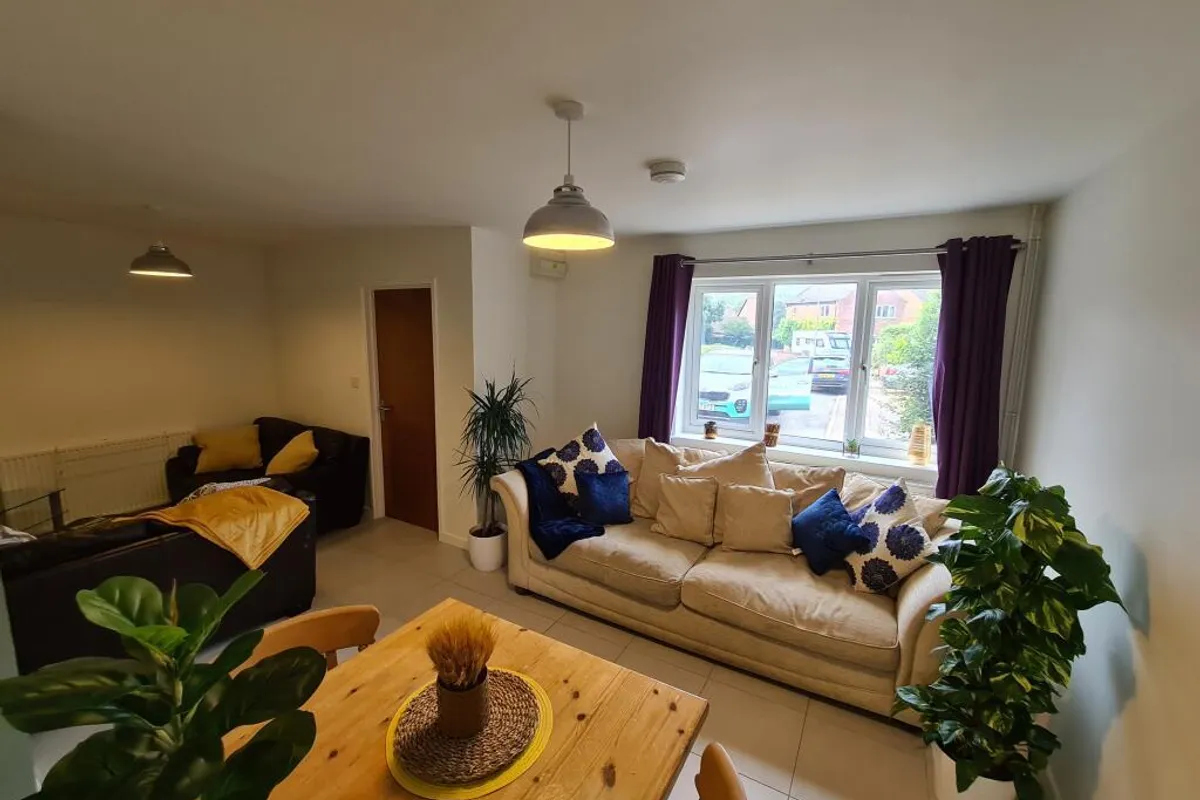 Room Peverell Road in Norwich