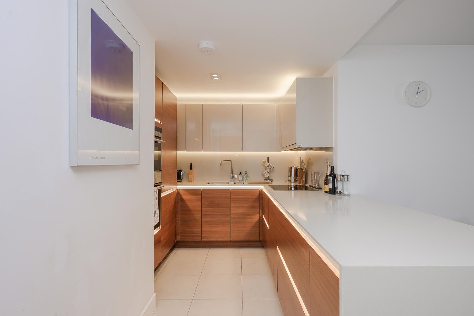 Flat Kew Bridge Road in Greater London