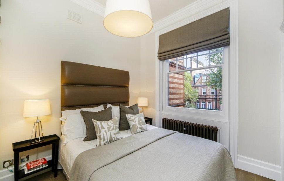 Flat Sloane Gardens in Greater London