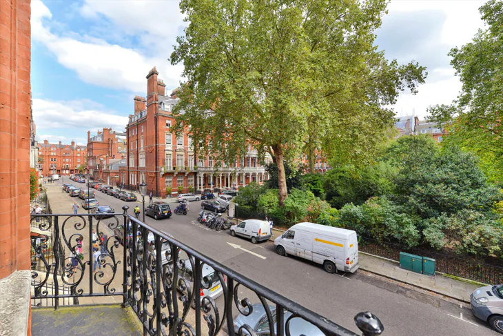 Flat Cadogan Square in Greater London
