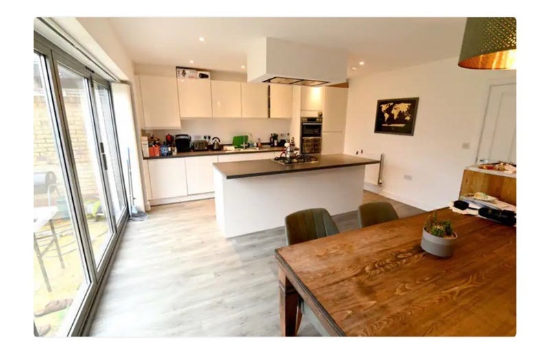 Room Woodland Way in Harlow