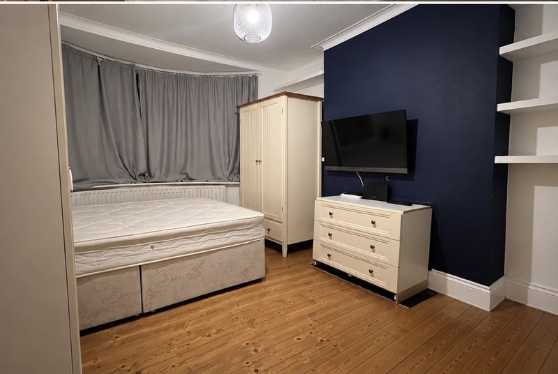 Room Broadview Road in Greater London