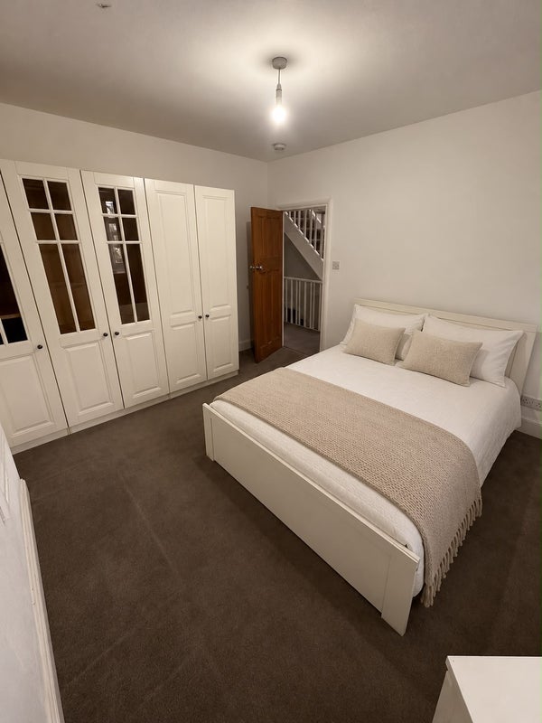 Room Broadview Road in Greater London