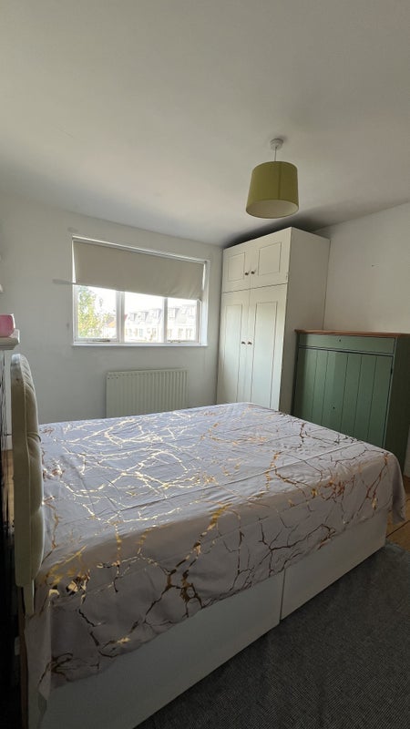 Room Broadview Road in Greater London