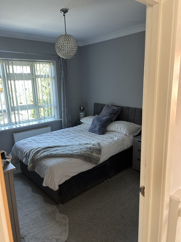 Room Guest Avenue in Poole