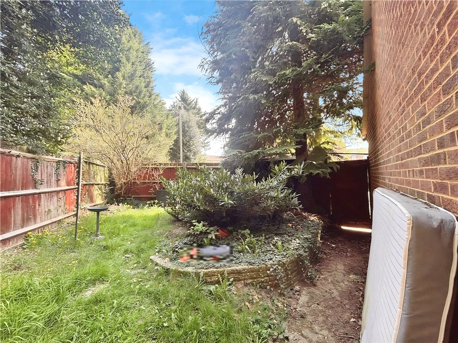Flat Larksfield in Borough of Runnymede
