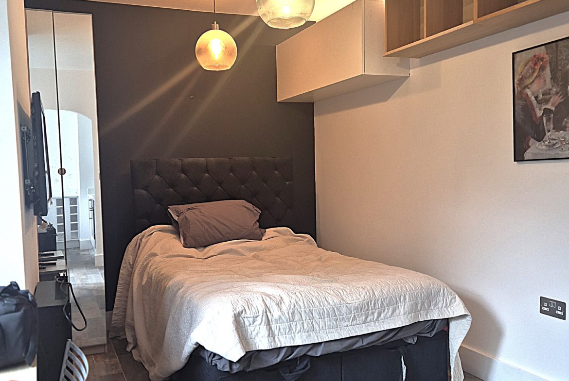 Flat Tavistock Place in Greater London