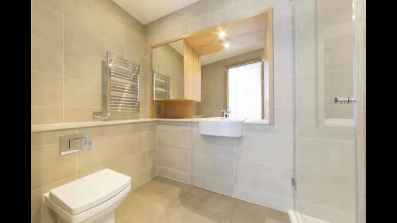 Flat Crossharbour Plaza in Greater London