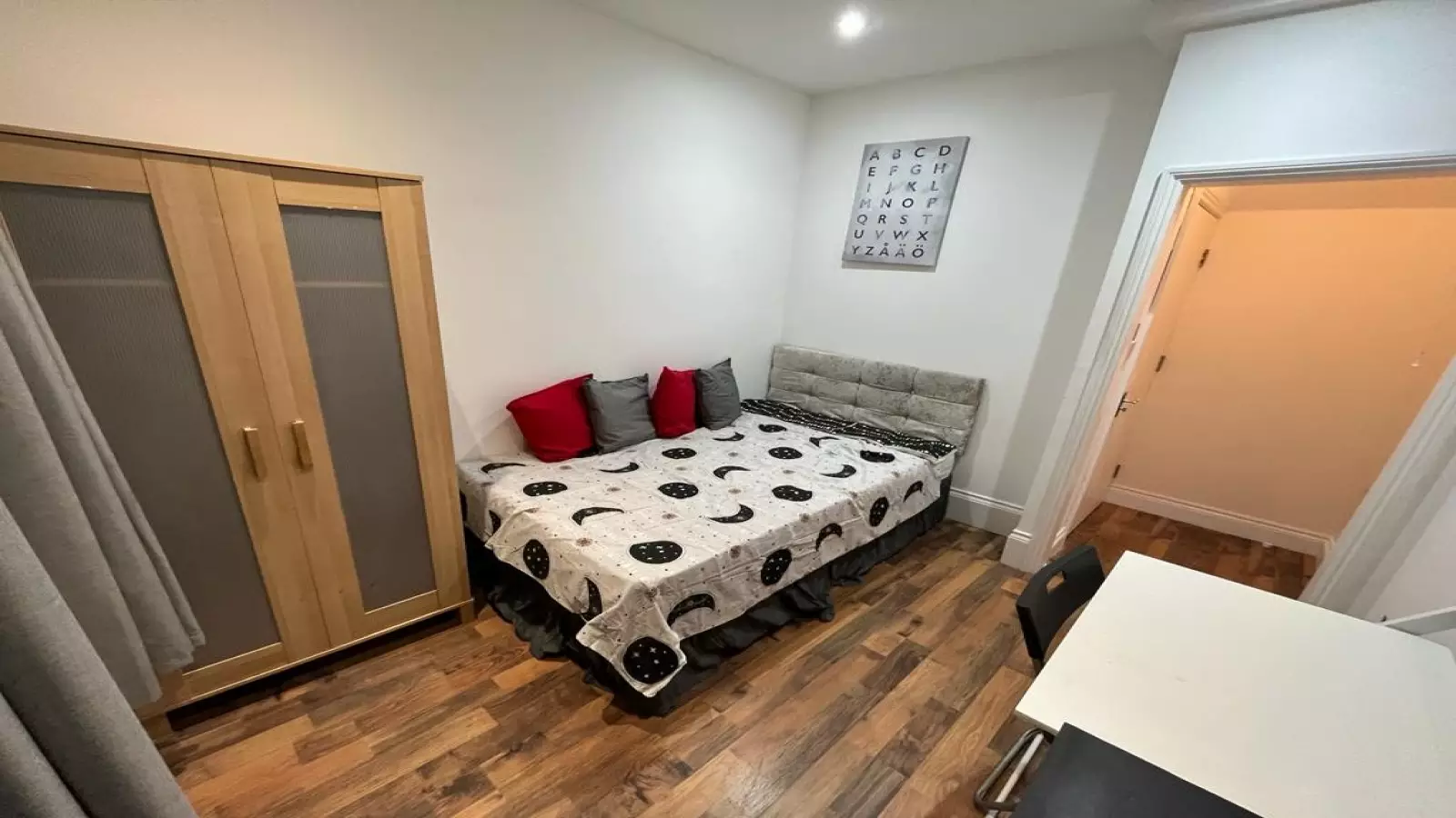 Room Vigilant Close in Greater London
