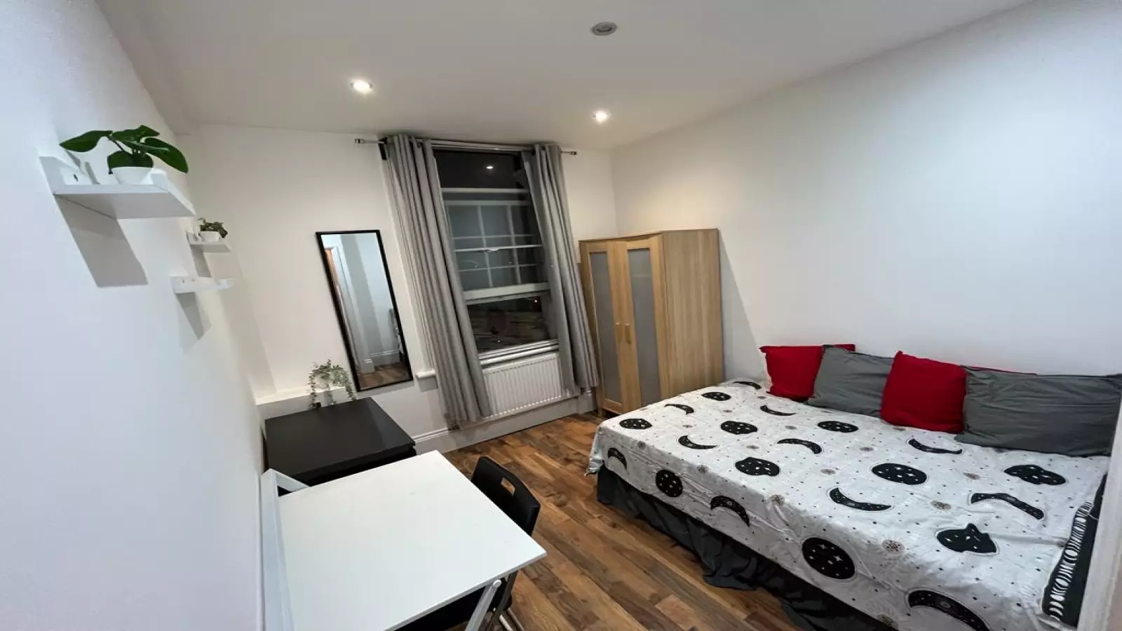 Room Vigilant Close in Greater London