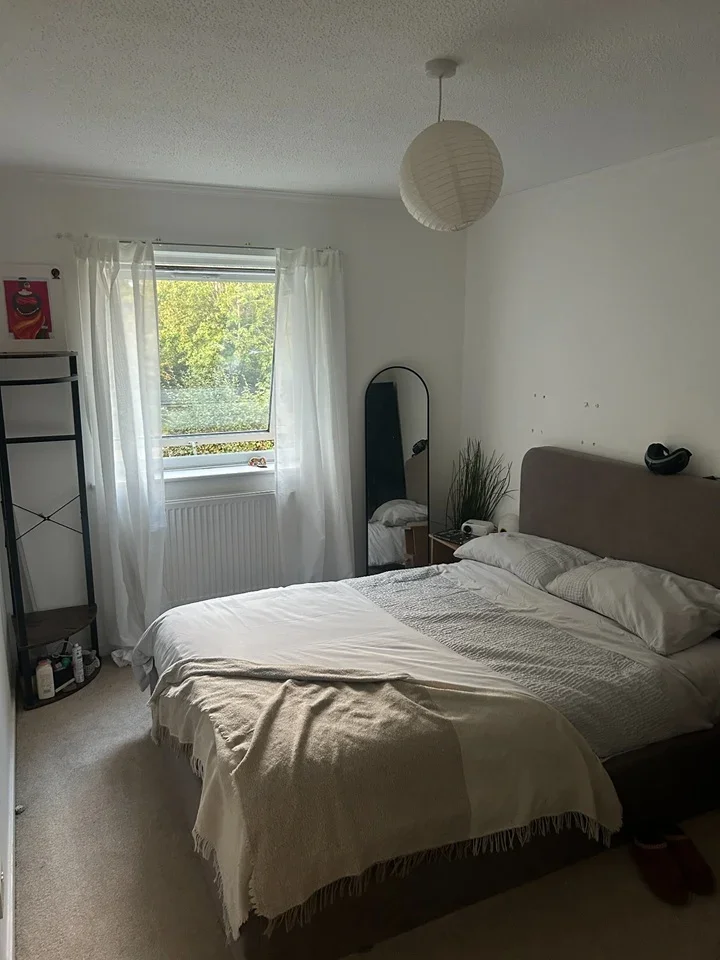 Flat Highfield Hill in Greater London