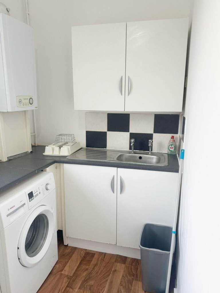 Flat Trinity Close in Greater London
