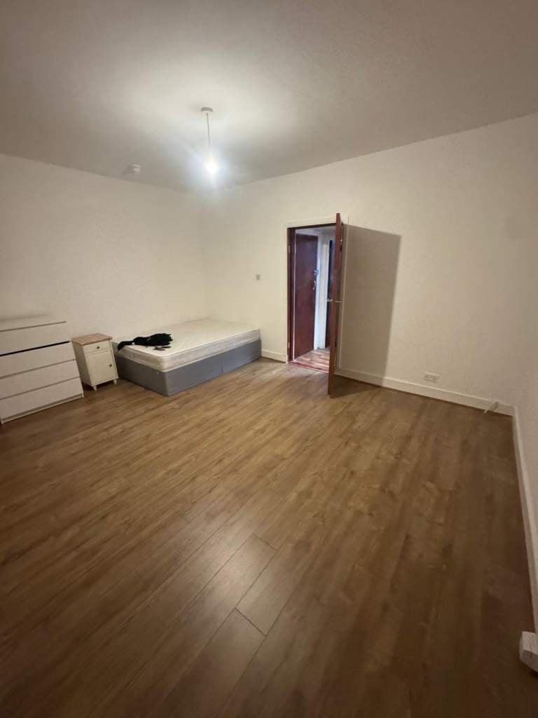 Flat Trinity Close in Greater London