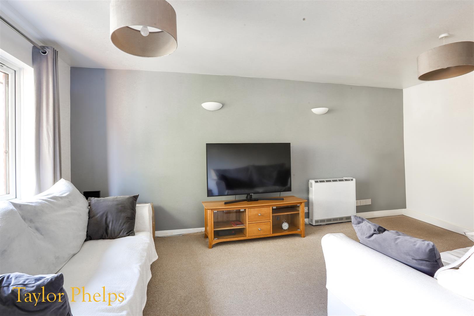 Flat Welsummer Way in Cheshunt