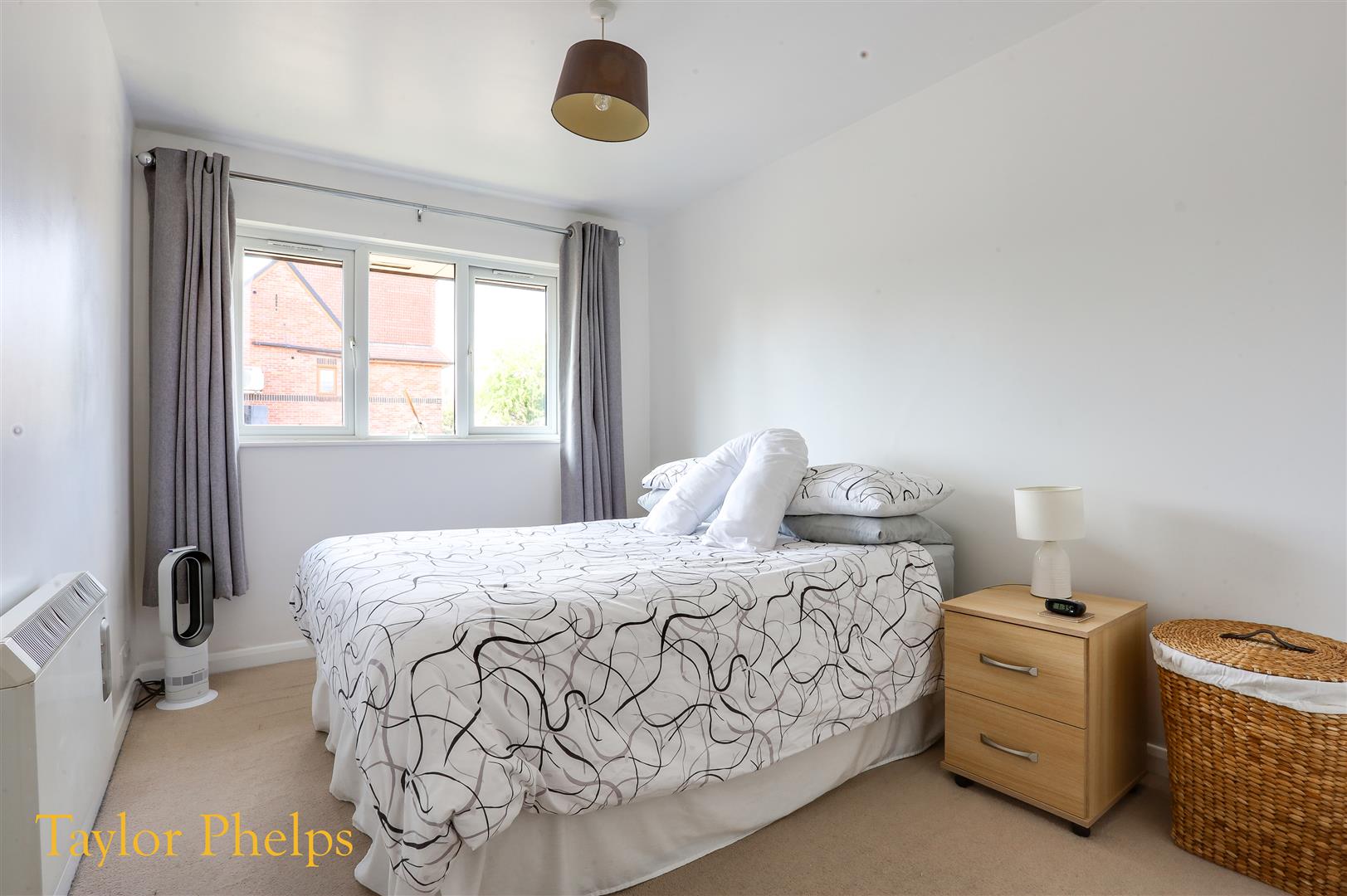 Flat Welsummer Way in Cheshunt