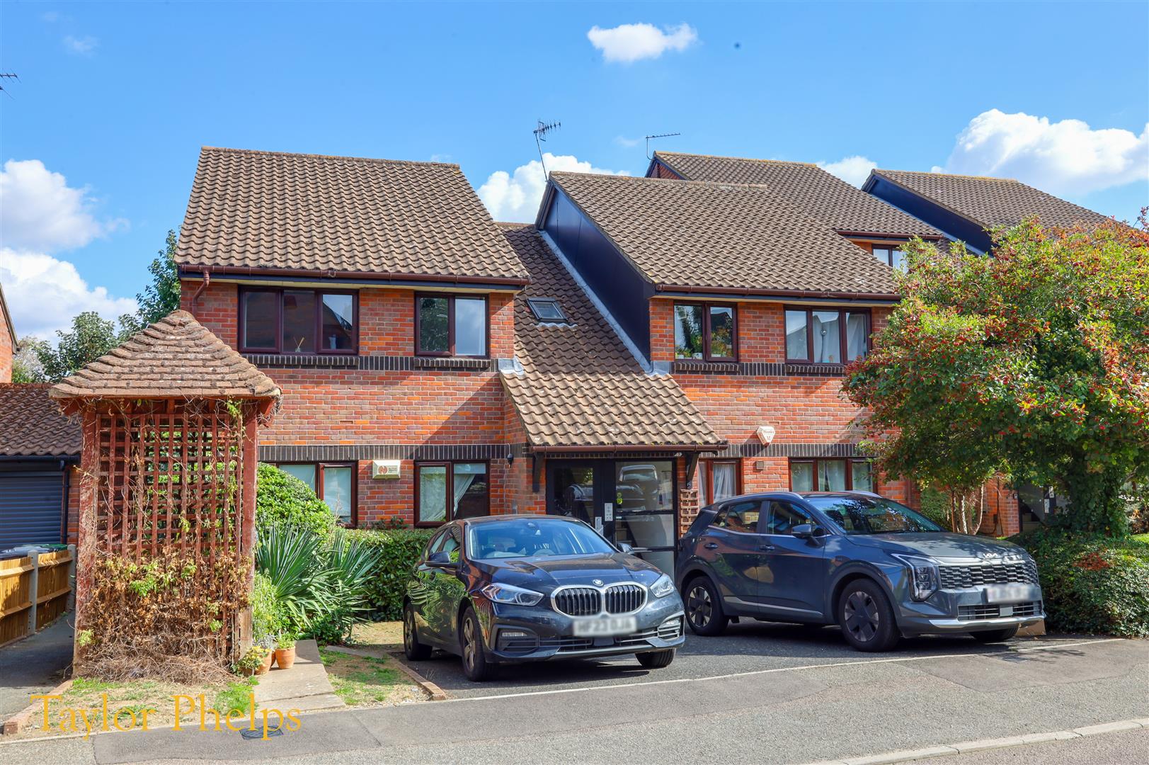 Flat Welsummer Way in Cheshunt