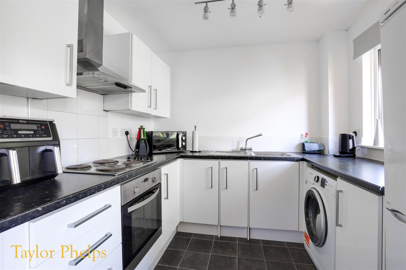 Flat Welsummer Way in Cheshunt