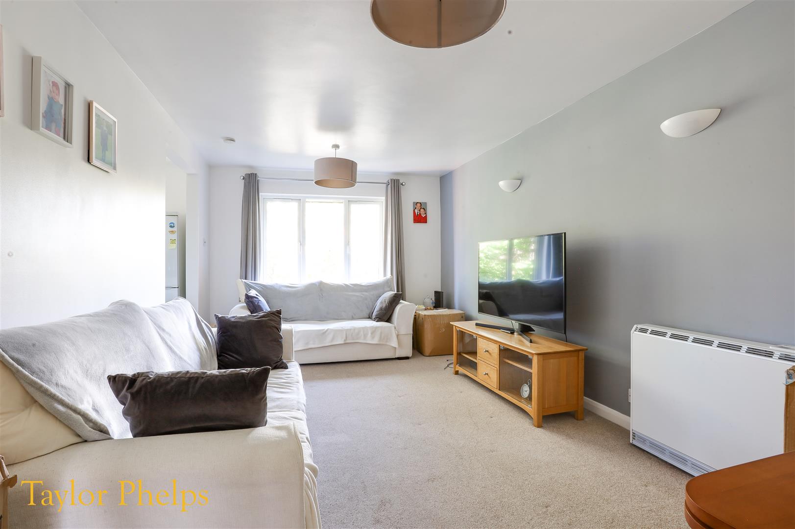 Flat Welsummer Way in Cheshunt