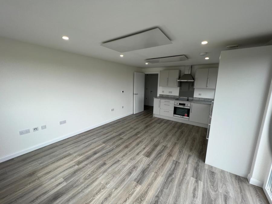 Flat Harvey Road in Ashford