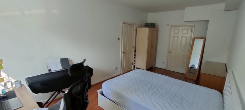 Room Cartwright Street in Greater London