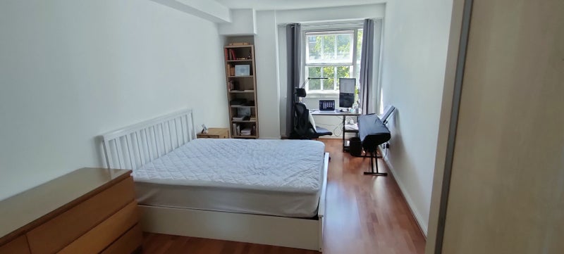 Room Cartwright Street in Greater London