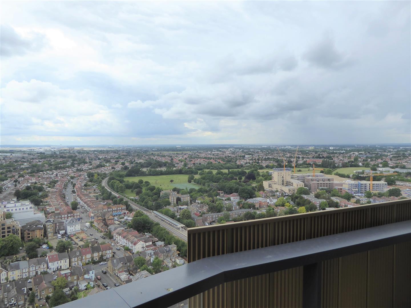 Flat Prince Regent Road in Greater London