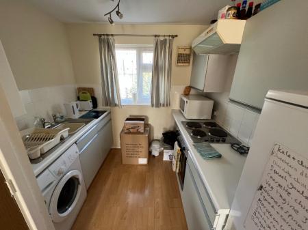 Flat Pettingrew Close in Milton Keynes