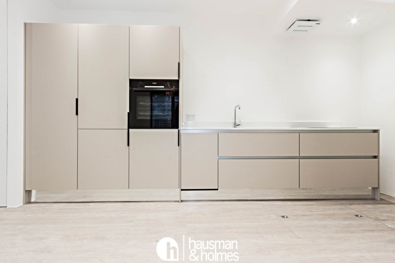 Flat Accommodation Road in Greater London