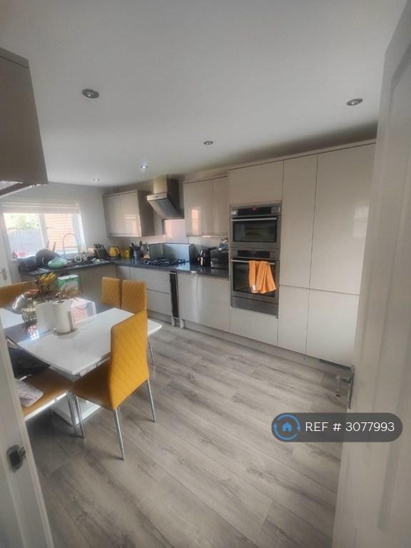 House Pigeon Grove in Bracknell