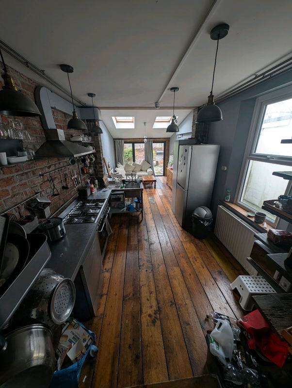 Room Gloucester Road in Bristol