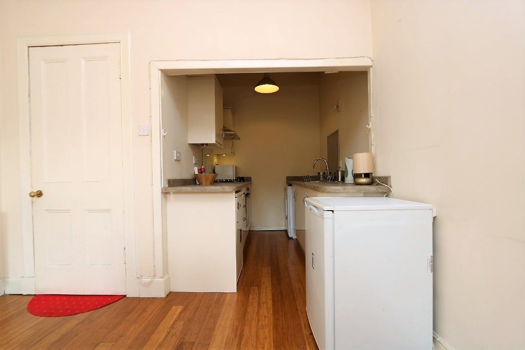 Flat Fairlie Park Drive in Glasgow