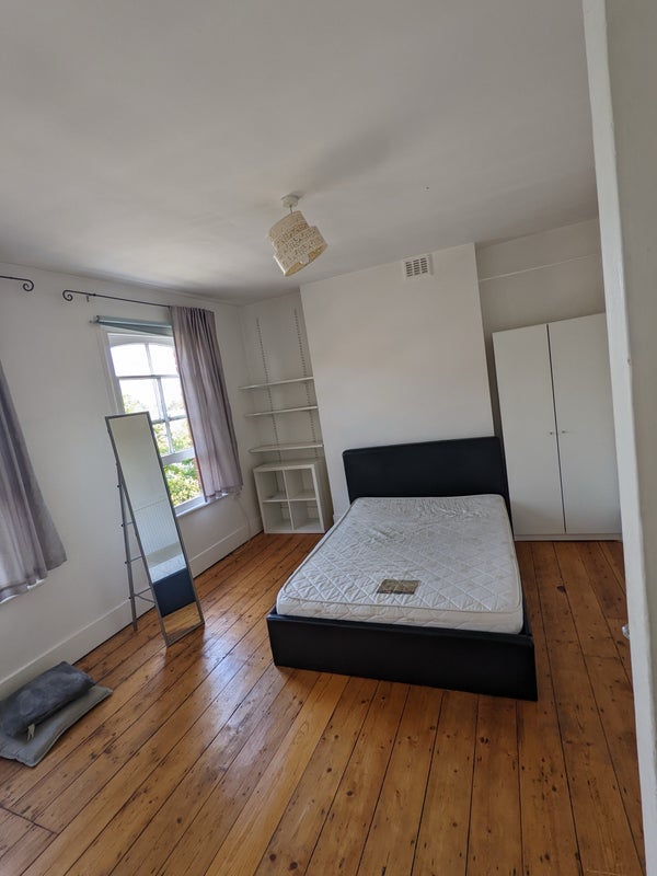 Room Matrimony Place in Greater London