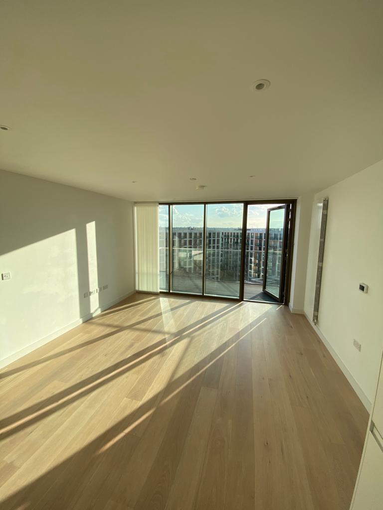 Flat Boulevard in Greater London