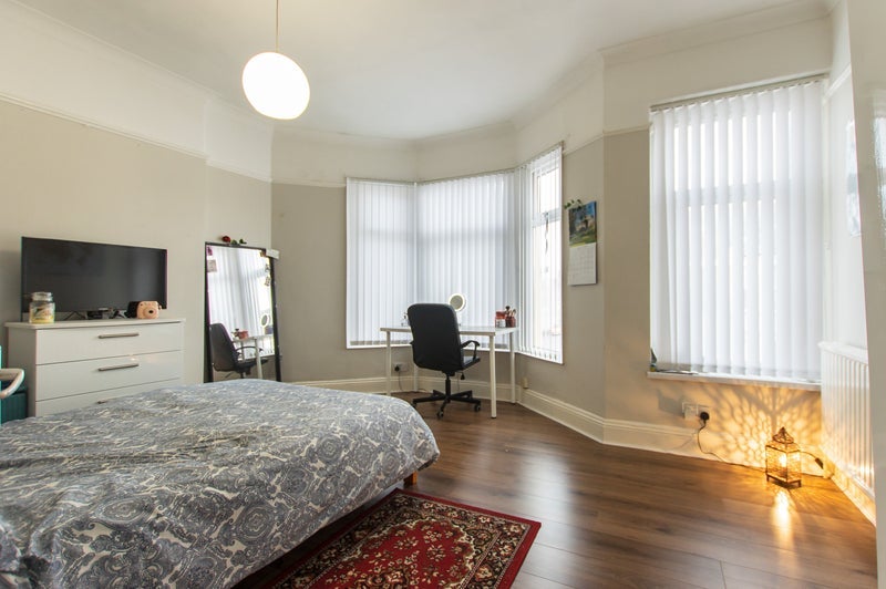 Room Dogfield Street in Cardiff