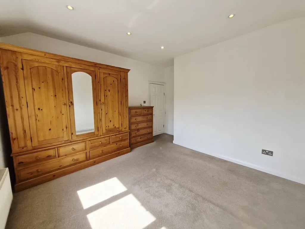 Flat Hamilton Road in Greater London